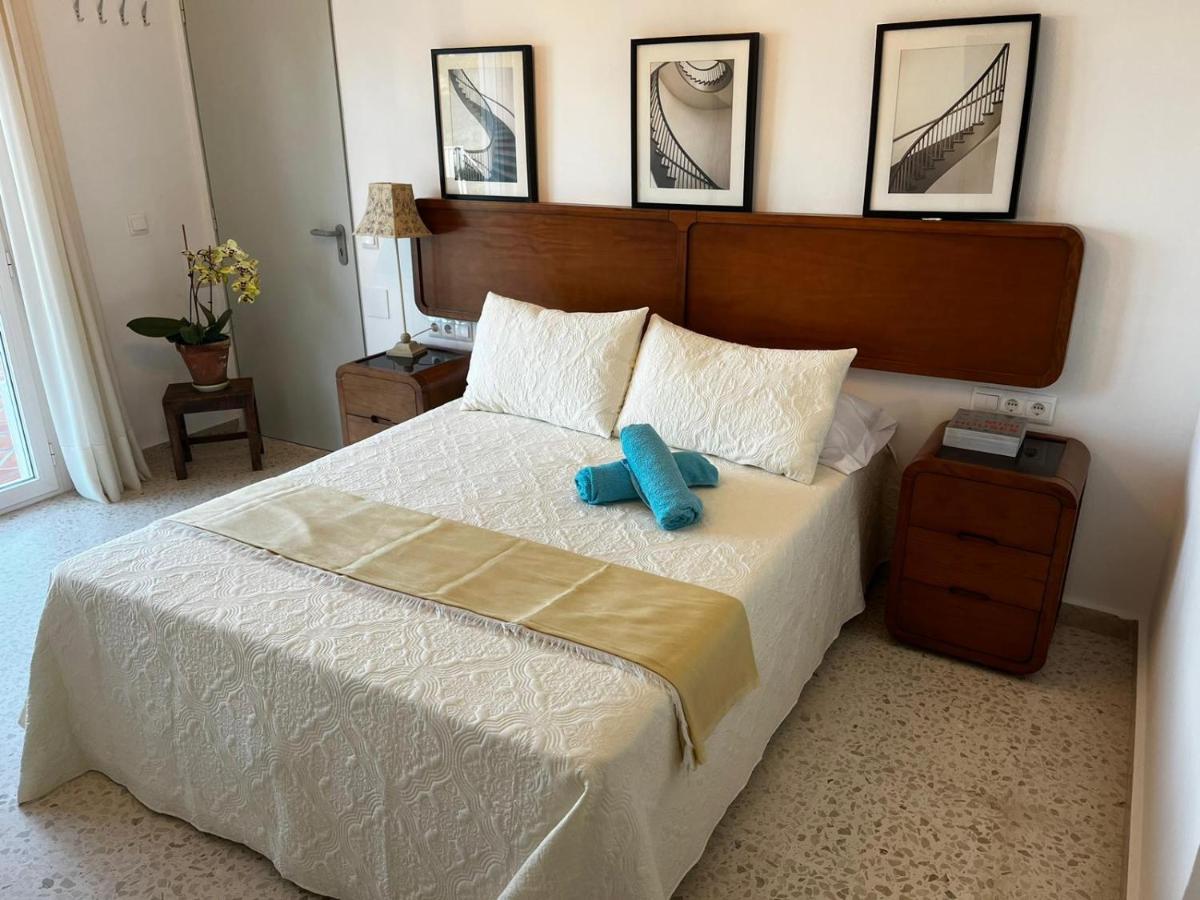 Habitaciones En Casa Miguel กาเลตา เด เวเลซ ภายนอก รูปภาพ