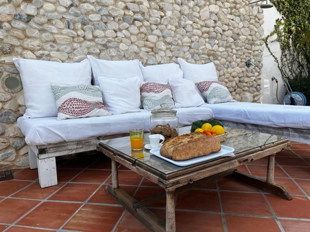 Habitaciones En Casa Miguel กาเลตา เด เวเลซ ภายนอก รูปภาพ