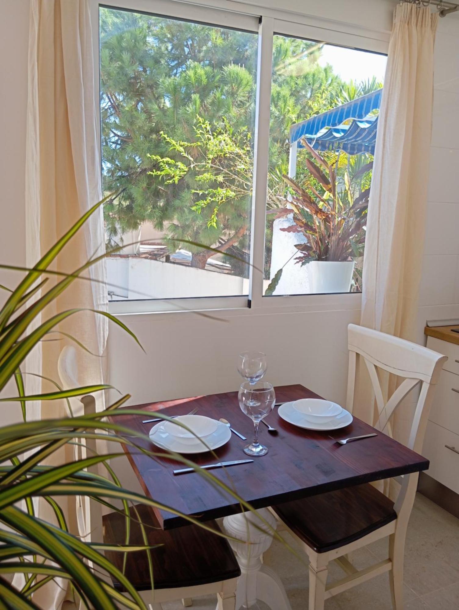 Habitaciones En Casa Miguel กาเลตา เด เวเลซ ภายนอก รูปภาพ